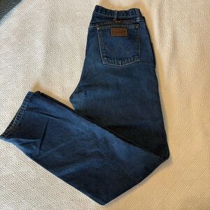 Wrangler Men's Indigo Blue Relaxed Fit Jeans